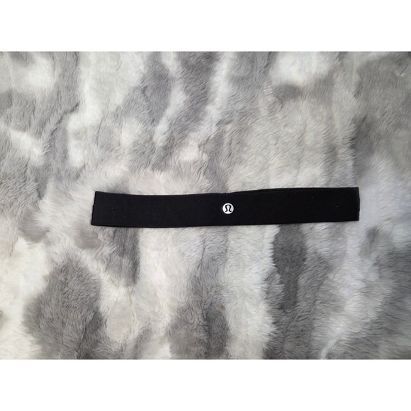 Lululemon Accessories - Lululemon Womens Luxtreme Training Headband